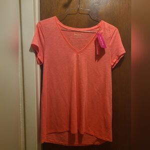 Lilly Pulitzer V Neck Coral Spritz Shirt, Size M, New, please review photos